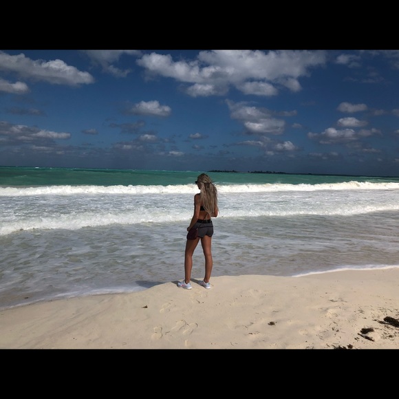 Meet your Posher, Mackenzie - Picture 2 of 2